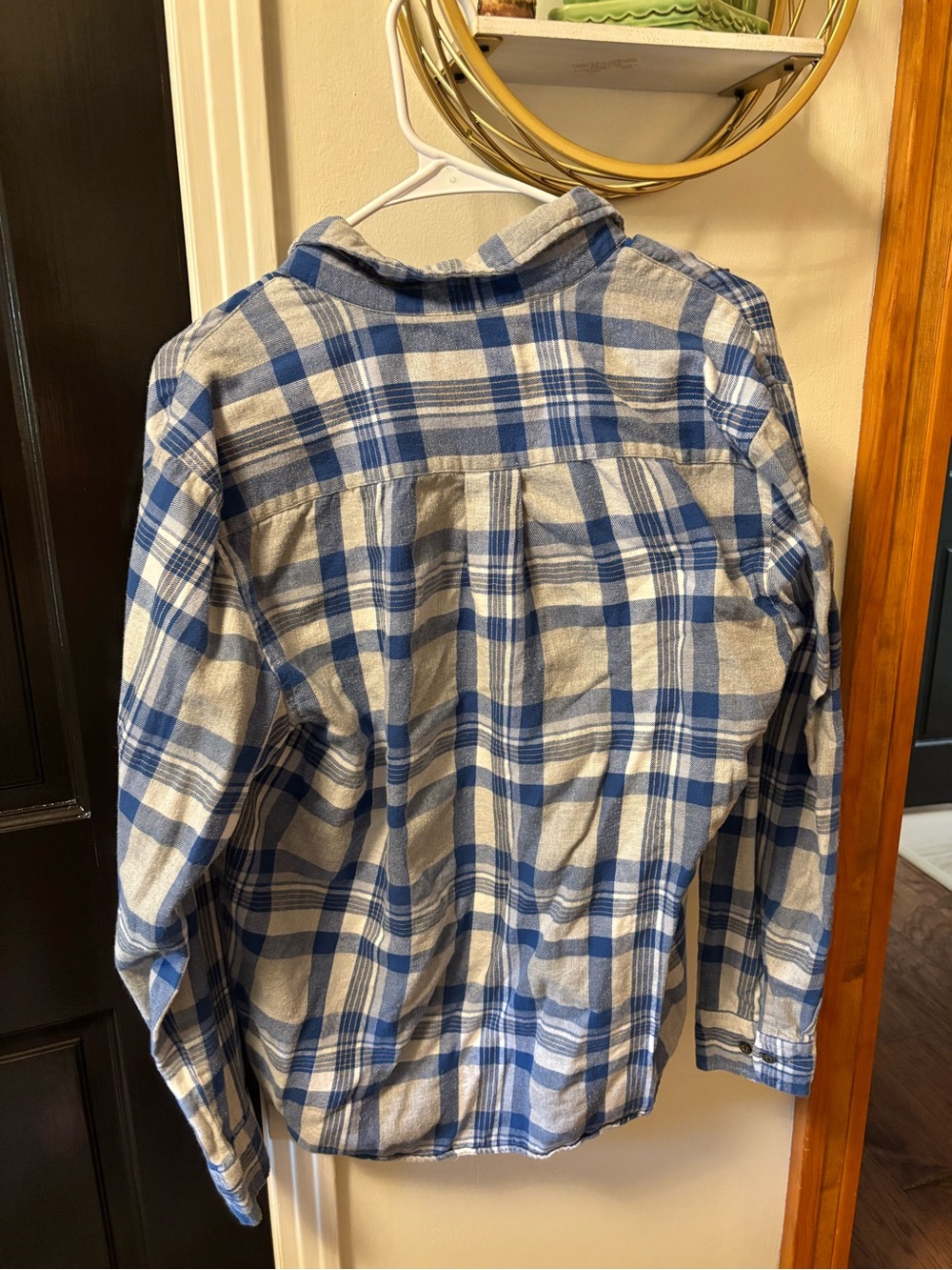 Button up shirt - Picture 3 of 3